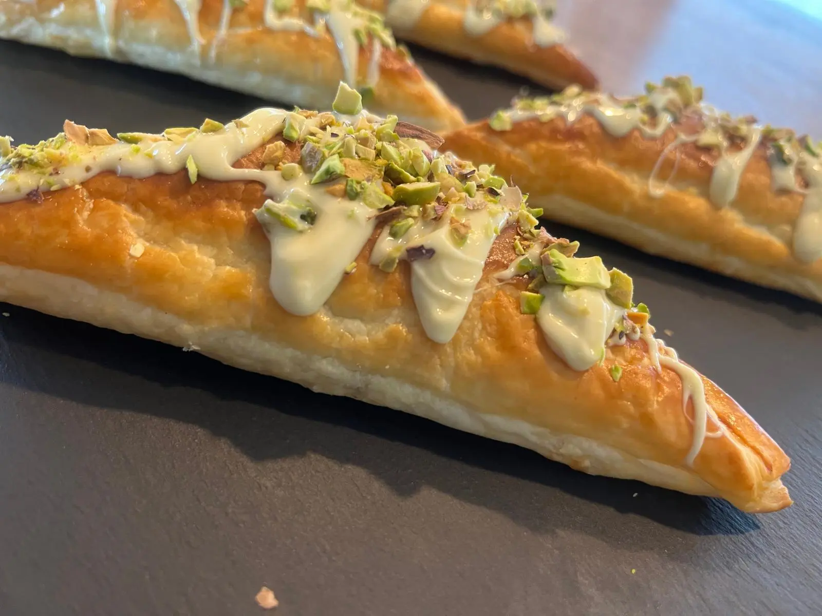 Zdjęcie źródłowe – Croissanty pistacjowe